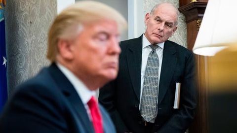 Ông Trump bị loạt tướng cũ chê là 'phát xít' - Ảnh 1. Ông Trump bị loạt tướng cũ chê là 'phát xít' - Ảnh 1.