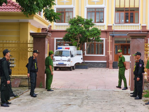 9 bị cáo không nhận tội giết người, lời khai 'rối tung', tòa trả hồ sơ điều tra bổ sung - Ảnh 1.