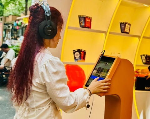 Trải nghiệm hơn 3000 tựa sách nói tại Tuần lễ sách và chuyển đổi số năm 2024 - Ảnh 1. Trải nghiệm hơn 3000 tựa sách nói tại Tuần lễ sách và chuyển đổi số năm 2024 - Ảnh 1.