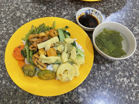 Khách nước ngoài: Đến Việt Nam ăn chay có dễ không? - Ảnh 3. Khách nước ngoài: Đến Việt Nam ăn chay có dễ không? - Ảnh 3.