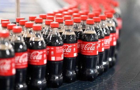 Coca-Cola thu hồi 28 triệu chai ở Áo do lo ngại có thể lẫn mảnh kim loại nhỏ - Ảnh 1.