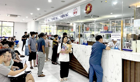 Bảo hiểm trả tiền thuốc trực tiếp: Đẩy khó cho người bệnh? - Ảnh 1. Bảo hiểm trả tiền thuốc trực tiếp: Đẩy khó cho người bệnh? - Ảnh 1.