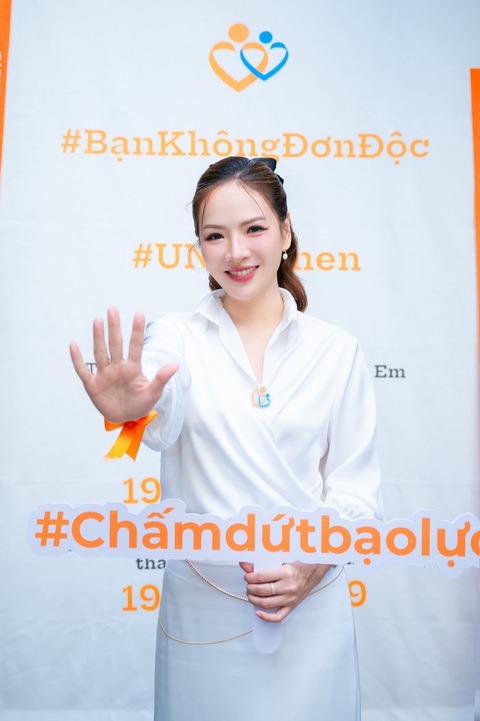 Ca sĩ Đoan Trang và nghệ sĩ Việt kêu gọi chung tay xóa bỏ bạo lực với phụ nữ và trẻ em - Ảnh 6. Đoan Trang cùng dàn nghệ sĩ Việt nói không với bạo lực - Ảnh 6.