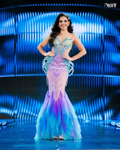 Nhà thiết kế Việt có 20 chiếc đầm xuất hiện tại Miss Grand International 2024 - Ảnh 4. Nhà thiết kế Việt có 20 chiếc đầm xuất hiện tại Miss Grand International 2024 - Ảnh 4.