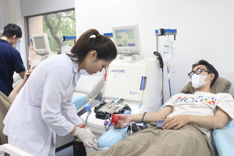 Vợ chồng người lính Trường Sa hơn 100 lần hiến tiểu cầu - Ảnh 3. Vợ chồng người lính Trường Sa hơn 100 lần hiến tiểu cầu - Ảnh 3.