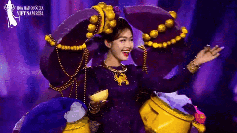 Độc lạ Hoa hậu Quốc gia Việt Nam 2024: Thí sinh ăn mắm ngay trên sân khấu - Ảnh 4. Độc lạ Hoa hậu Quốc gia Việt Nam 2024: Thí sinh ăn mắm ngay trên sân khấu - Ảnh 4.