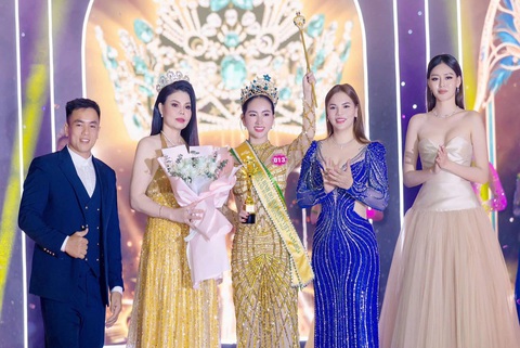 Trương Thị Mỹ Linh là Hoa hậu Hòa bình Doanh nhân Việt Nam 2024 - Ảnh 2. Trương Thị Mỹ Linh là Hoa hậu Hòa bình Doanh nhân Việt Nam 2024 - Ảnh 2.
