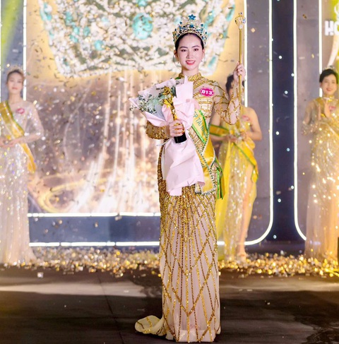 Trương Thị Mỹ Linh là Hoa hậu Hòa bình Doanh nhân Việt Nam 2024 - Ảnh 3. Trương Thị Mỹ Linh là Hoa hậu Hòa bình Doanh nhân Việt Nam 2024 - Ảnh 3.