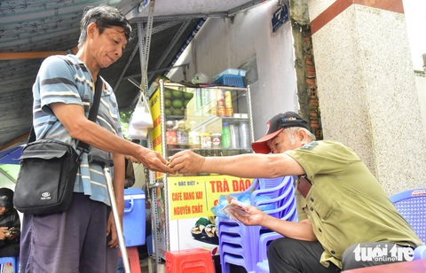 Ấm áp tình người trong quán trọ 'Sài Gòn Bao Dung' - Ảnh 5. Ấm áp tình người trong quán trọ 'Sài Gòn Bao Dung' - Ảnh 5.