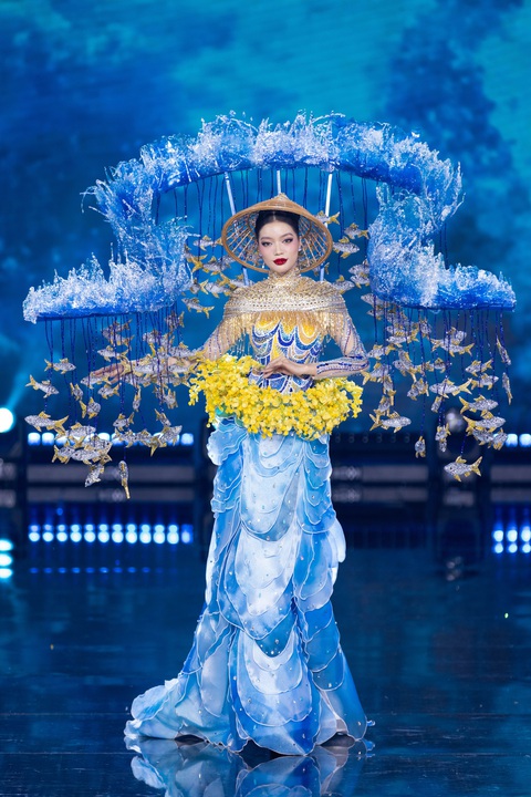 Trang phục văn hóa dân tộc Hoa hậu Quốc gia Việt Nam 2024: Không phải trang phục dân tộc - Ảnh 5. Trang phục văn hóa dân tộc Hoa hậu Quốc gia Việt Nam 2024: Không phải trang phục dân tộc - Ảnh 5.