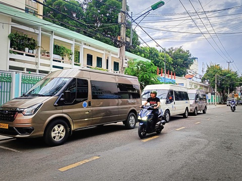 Cấm đỗ ô tô theo ngày chẵn, ngày lẻ đối với nhiều tuyến đường ở Nha Trang - Ảnh 1. Quy định đỗ xe ô tô theo ngày chẵn, ngày lẻ thêm 45 tuyến đường ở Nha Trang - Ảnh 1.