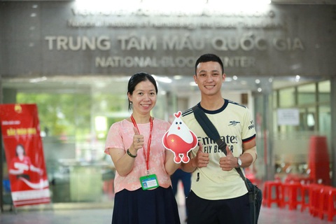 131 lần hiến máu và tiểu cầu, chàng trai âm thầm làm thiện nguyện dẫu bị gắn mác phông bạt - Ảnh 1. 131 lần hiến máu và tiểu cầu, chàng trai âm thầm làm thiện nguyện dẫu bị gắn mác phông bạt - Ảnh 1.