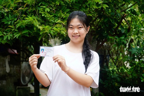 Cổng trường đại học và cổng khu công nghiệp đều mở - Ảnh 2. Cổng trường đại học và cổng khu công nghiệp đều mở - Ảnh 2.