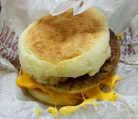 McDonald’s khẳng định thịt bò kẹp không phải là nguồn lây nhiễm vi khuẩn E.coli - Ảnh 1.
