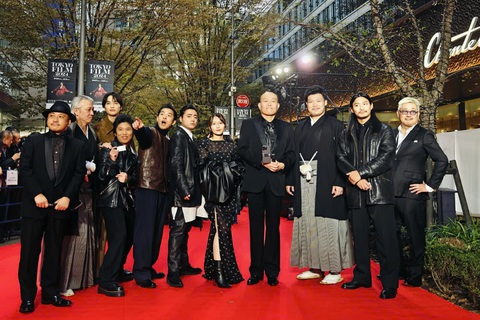 Lương Triều Vỹ, Triệu Lệ Dĩnh và dàn sao rực rỡ trên thảm đỏ Liên hoan phim Tokyo - Ảnh 3. Lương Triều Vỹ, Triệu Lệ Dĩnh và dàn sao rực rỡ trên thảm đỏ Liên hoan phim Tokyo - Ảnh 3.