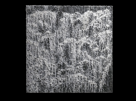 Tranh vẽ từ than đá và bột gạo đoạt giải UOB Painting of the Year trị giá 500 triệu đồng - Ảnh 2.