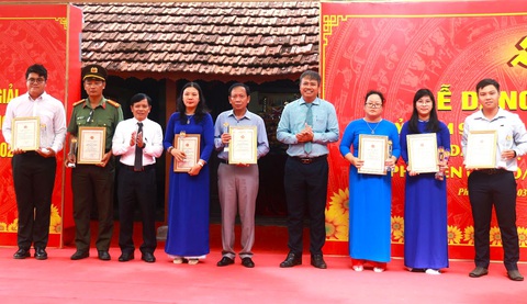 Phú Yên góp phần cùng cả nước làm nên chiến thắng Điện Biên Phủ - Ảnh 2. Phú Yên góp phần cùng cả nước làm nên chiến thắng Điện Biên Phủ - Ảnh 1.