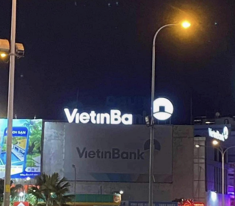 Ảnh vui 30-10: Bảng hiệu bị lỗi khiến dân mạng cười òa - Ảnh 1.