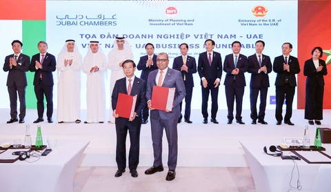 VinFast cùng UAE thúc đẩy giao thông xanh - Ảnh 1. VinFast cùng UAE thúc đẩy giao thông xanh - Ảnh 1.