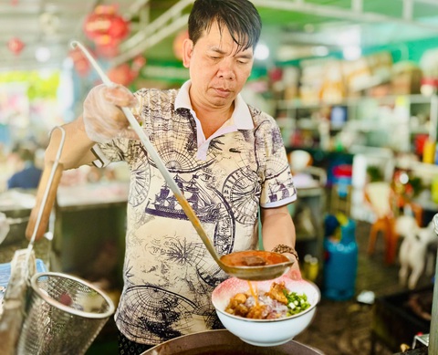 Khách vượt đường xa trong ngày để ăn bánh canh tôm tít Cây Bàng ở Cần Giờ - Ảnh 8. Khách vượt đường xa trong ngày để ăn bánh canh tôm tít Cây Bàng ở Cần Giờ - Ảnh 8.