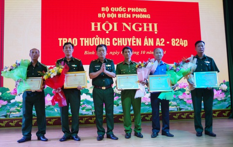 Khen thưởng lực lượng triệt phá đường dây mua bán trẻ em nhằm bóc lột tình dục - Ảnh 1. Khen thưởng lực lượng triệt phá đường dây mua bán trẻ em nhằm bóc lột tình dục - Ảnh 1.