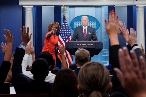 Ông Biden nói gì khi được hỏi có muốn quay lại đường đua Nhà Trắng - Ảnh 1. Ông Biden nói gì khi được hỏi có muốn quay lại đường đua Nhà Trắng - Ảnh 1.