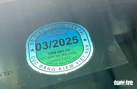 Vụ xe cấp cứu biển xanh hết hạn đăng kiểm: Chủ tịch tỉnh Khánh Hòa chỉ đạo xử lý đúng quy định - Ảnh 2. Vụ xe cấp cứu biển xanh hết hạn đăng kiểm: Chủ tịch tỉnh Khánh Hòa chỉ đạo xử lý đúng quy định - Ảnh 2.