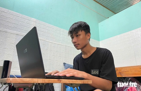 Nghị lực của hai tân SV ĐH Huế còn mạnh hơn số phận không may - Ảnh 2.