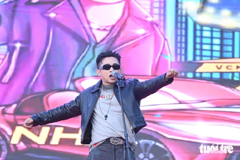 Ricky Star, Jang Song Ho 'bùng cháy', KTGRZ ONE nhảy See tình tại Vietnam Phở Festival 2024 - Ảnh 1. Ricky Star, Jang Song Ho 'bùng cháy', KTGRZ ONE nhảy See tình tại Vietnam Phở Festival 2024 - Ảnh 1.
