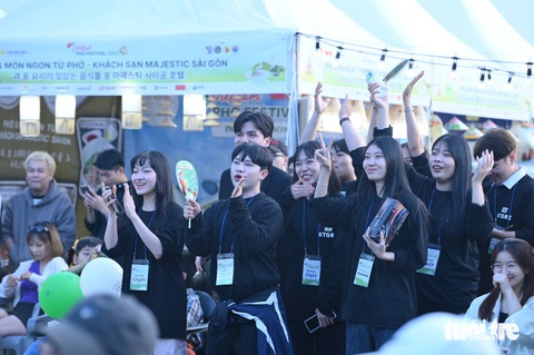 Ricky Star, Jang Song Ho 'bùng cháy', KTGRZ ONE nhảy See tình tại Vietnam Phở Festival 2024 - Ảnh 4. Ricky Star, Jang Song Ho 'bùng cháy', KTGRZ ONE nhảy See tình tại Vietnam Phở Festival 2024 - Ảnh 5.