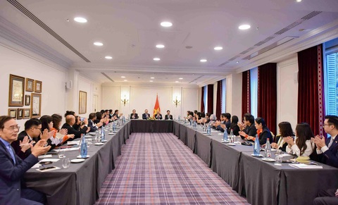 Tổng Bí thư, Chủ tịch nước gặp trí thức kiều bào thuộc cộng đồng Pháp ngữ - Ảnh 2. Tổng Bí thư, Chủ tịch nước gặp trí thức kiều bào thuộc cộng đồng Pháp ngữ - Ảnh 2.