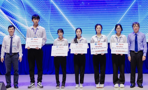 Trường đại học Sài Gòn trao học bổng 