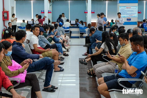 Vì sao vé tàu Tết 2025 không cho mua online trả sau như các năm trước? - Ảnh 1.