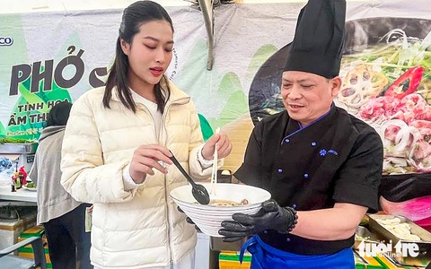 Hai ngày nếm phở: Chạm tinh hoa ẩm thực Việt - Ảnh 1. Hai ngày nếm phở: Chạm tinh hoa ẩm thực Việt - Ảnh 1.