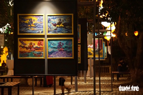 Vào vườn ngắm tranh sơn mài màu lạ của Chu Nhật Quang - Ảnh 7. Vào vườn ngắm tranh sơn mài màu lạ của Chu Nhật Quang - Ảnh 4.