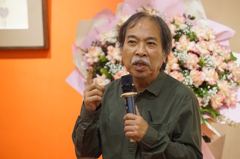 ‘Mỗi chúng ta đều có lớp lớp những trang kinh của riêng mình’ - Ảnh 5. ‘Mỗi chúng ta đều có lớp lớp những trang kinh của riêng mình’ - Ảnh 3.