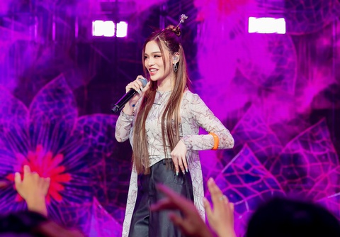 Thí sinh ‘xà nẹo dẹo dữ dằn’ và ‘răng hay rứa hè” trong Rap Việt - Ảnh 3. Thí sinh ‘xà nẹo dẹo dữ dằn’ và ‘răng hay rứa hè” trong Rap Việt - Ảnh 3.