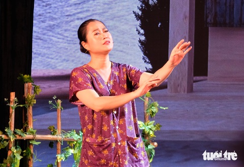 Lâm Vỹ Dạ ca cải lương trong Đứt dây tơ chùng - Ảnh 1. Lâm Vỹ Dạ ca cải lương trong Đứt dây tơ chùng - Ảnh 1.