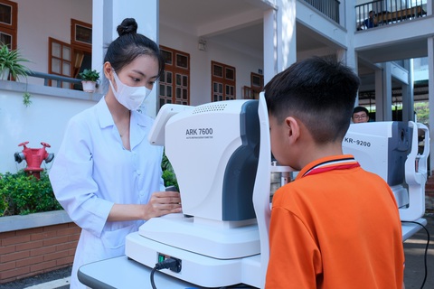 Đề xuất giảm tiền đóng bảo hiểm y tế cho học sinh, Bộ Y tế nói gì? - Ảnh 1. Đề xuất giảm tiền đóng bảo hiểm y tế cho học sinh, Bộ Y tế nói gì? - Ảnh 1.