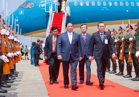 Thủ tướng Phạm Minh Chính bắt đầu các hoạt động tại Lào - Ảnh 3.