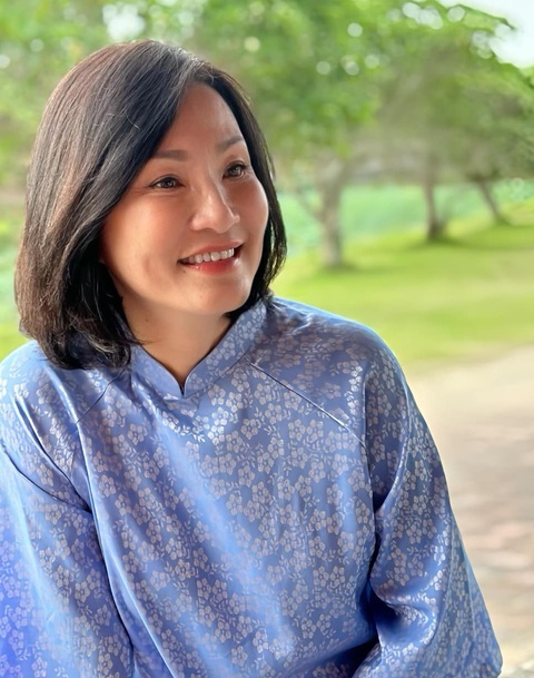 Việt Hương, Hồng Đào đóng chị dâu em chồng trong phim 'Chị dâu' - Ảnh 3. Việt Hương, Hồng Đào đóng chị dâu, em chồng trong phim 'Chị dâu' - Ảnh 3.