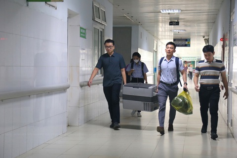Lần đầu tiên bác sĩ Việt ghép thành công cả tim, gan cho người bệnh - Ảnh 2. Lần đầu tiên bác sĩ Việt ghép thành công cả gan, tim cho người bệnh - Ảnh 2.