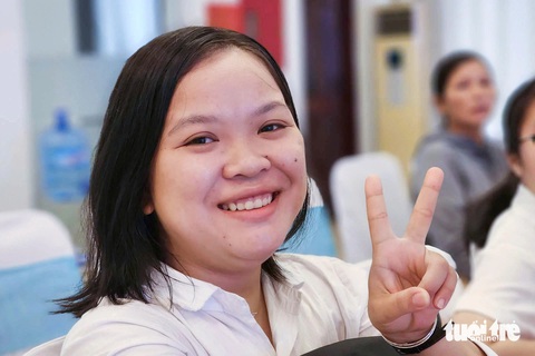 Sông Hương chào đón tân SV Huế, Quảng Ngãi được trao tặng học bổng tiếp sức đến trường - Ảnh 5. SV Huế, Quảng Ngãi được tiếp sức đến trường: Dù chưa từng được uống dòng sữa mẹ, tôi vẫn ráng học - Ảnh 6.