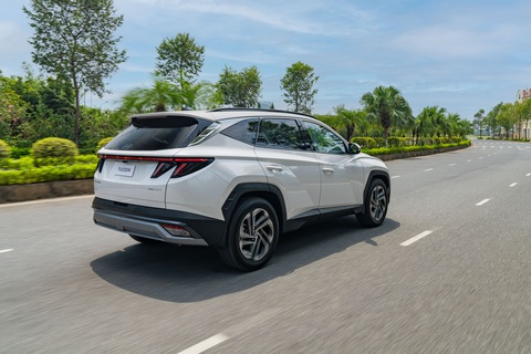 Hyundai Tucson 2024 ra mắt Việt Nam: Giá từ 769 triệu, màn hình cong giống Santa Fe, thêm an toàn - Ảnh 11.
