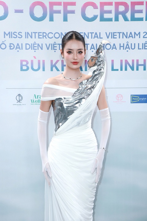 Bùi Khánh Linh hội ngộ dàn sao Đảo Thiên Đường - Ảnh 1. Bùi Khánh Linh hội ngộ dàn sao Đảo Thiên Đường - Ảnh 1.