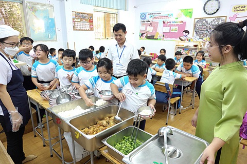 Nỗi niềm 'ban thu tiền' - Ảnh 1.