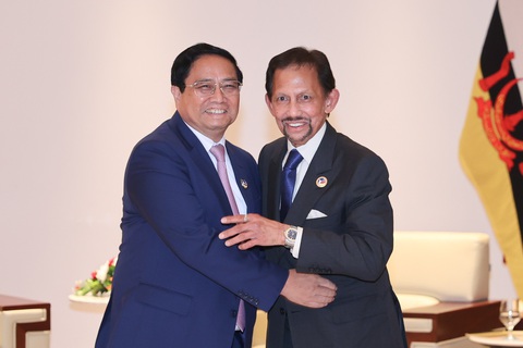 Thủ tướng Phạm Minh Chính lần đầu gặp Thủ tướng Thái Lan, tái ngộ Quốc vương Brunei - Ảnh 1.