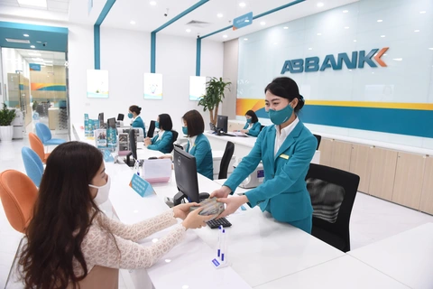 ABBank của đại gia Vũ Văn Tiền lỗ lớn quý 3 - Tuổi Trẻ Online ABBank của đại gia Vũ Văn Tiền lỗ lớn quý 3 - Tuổi Trẻ Online