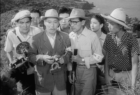 Chúng ta ghét bom nguyên tử, nhưng ta thương Godzilla - Ảnh 3. Chúng ta ghét bom nguyên tử, nhưng ta thương Godzilla - Ảnh 3.