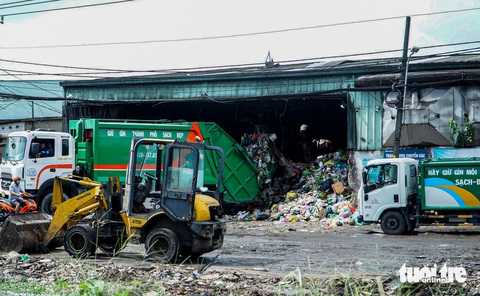 Trạm rác Hiệp Bình Chánh dồn ứ, TP Thủ Đức khẩn trương đưa ra cách xử lý - Ảnh 2.